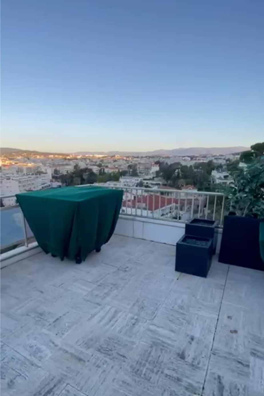 100 M2 Penthouse With 2 Suites, 80 M2 Terrace Appartamento *