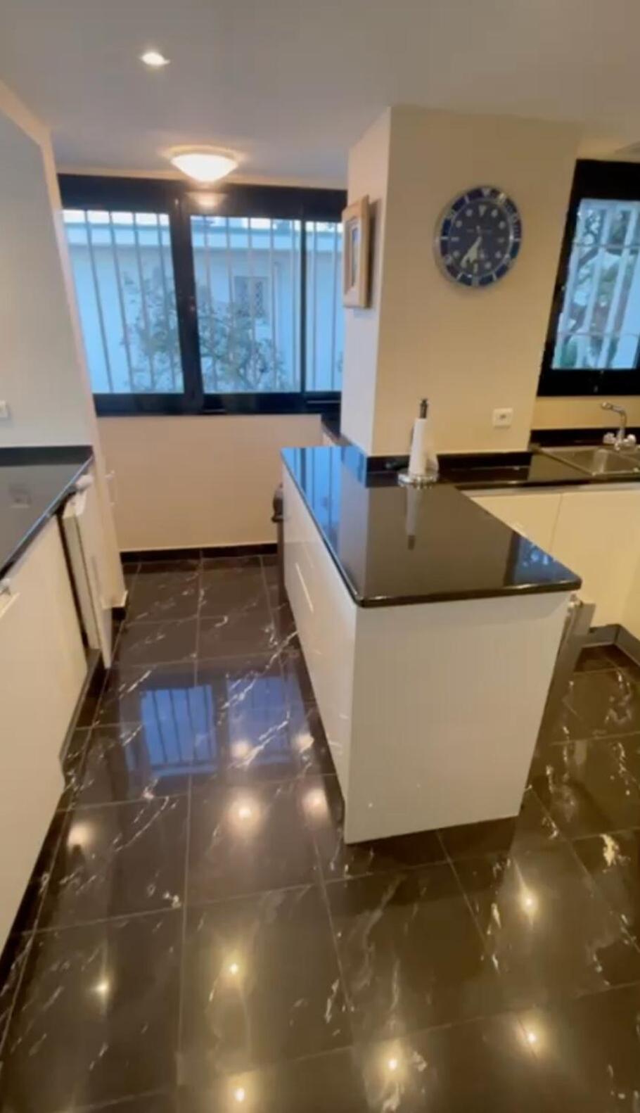100 M2 Penthouse With 2 Suites, 80 M2 Terrace Appartamento