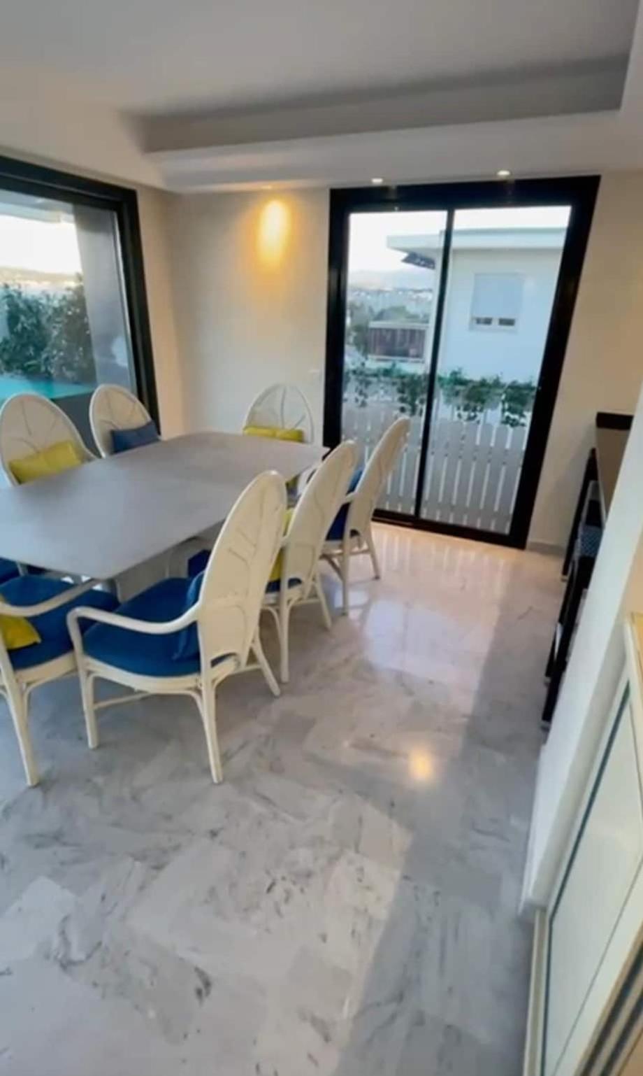 100 M2 Penthouse With 2 Suites, 80 M2 Terrace Appartamento